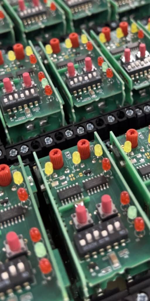 Thiim Custom relays