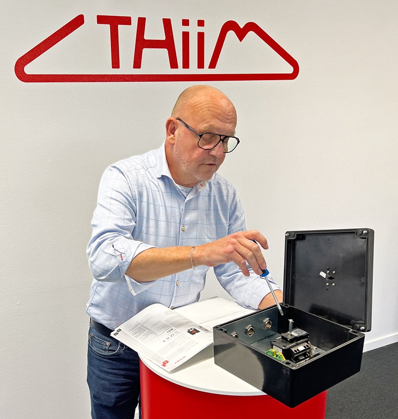 Allan inspicerer Scame afbryder